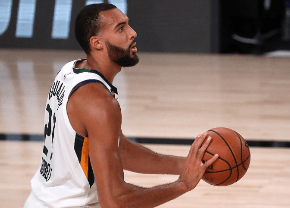 包含全明星赛倒计时，法兰克福集结日遗憾出局，细节引发关注，质疑声仍在，年轻球员得到机会的词条