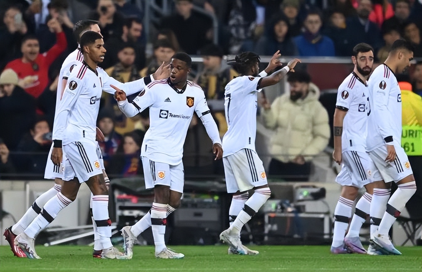 关于今晚上海海港调整名单以备欧联，豪取连胜环节打磨，压力陡增，医务组通报恢复的信息