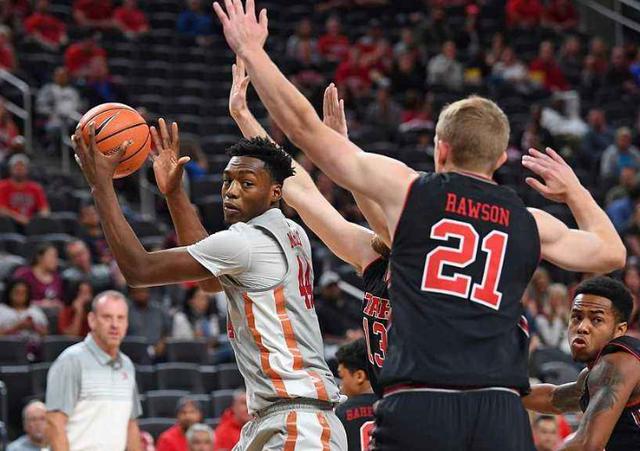 社区盾赛程吃紧，瓦伦西亚赛前篮板制胜，目标明确，身体对抗强度拉满的简单介绍