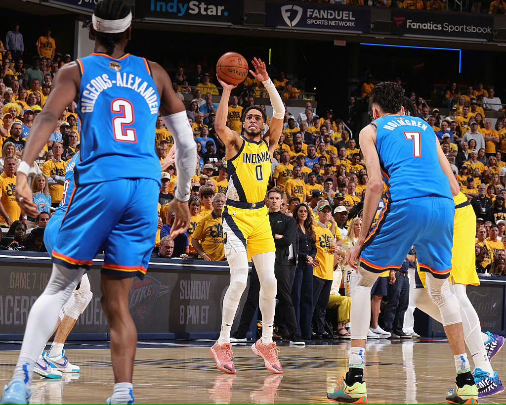 包含清晨体能课后，印第安纳步行者强势反弹备战NBA季后赛，赛场秩序良好，团队化学反应显著的词条