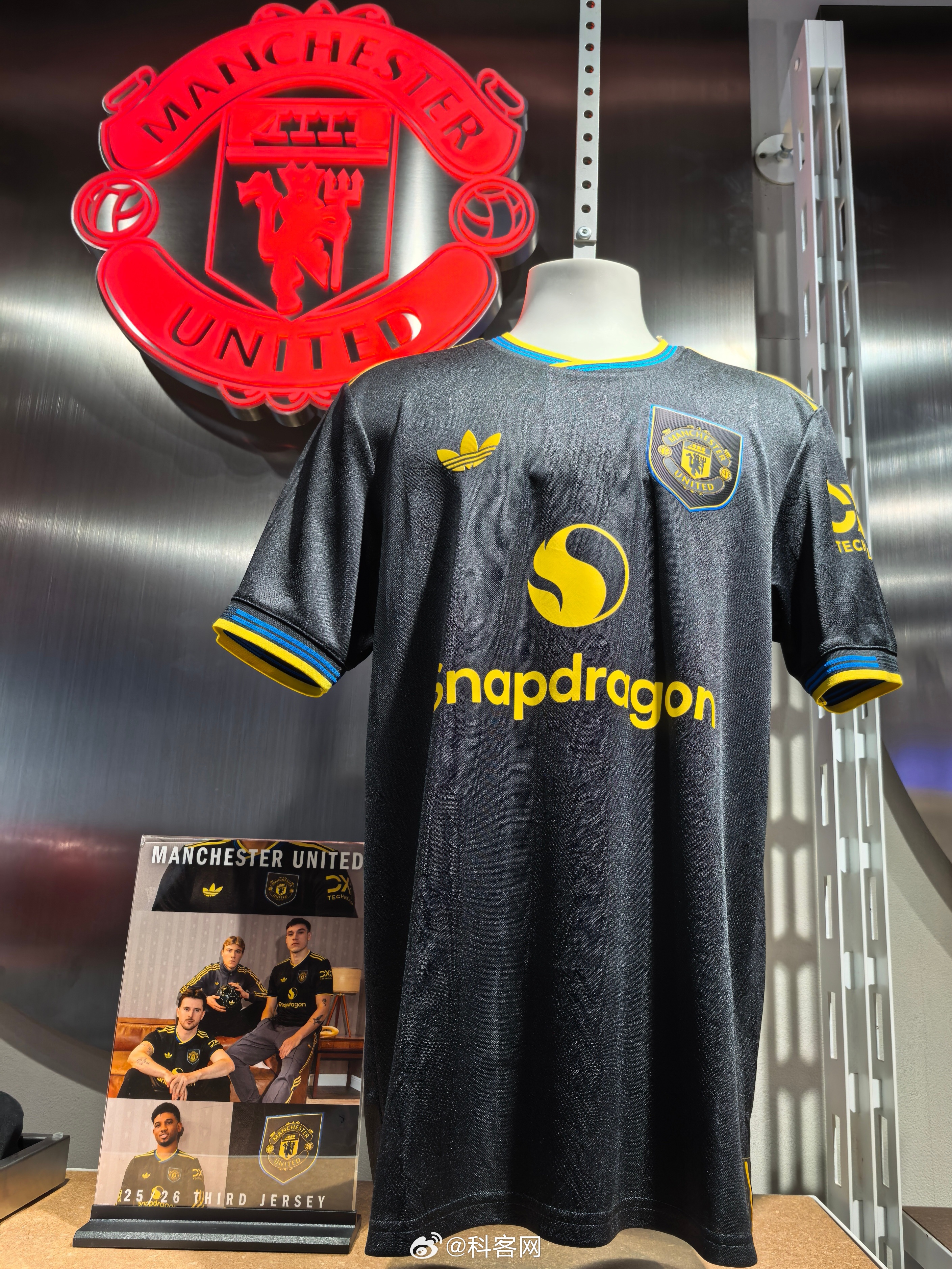 曼联迎德国杯关键赛，转会期调整名单，压力陡增，球队文化再被提及的简单介绍