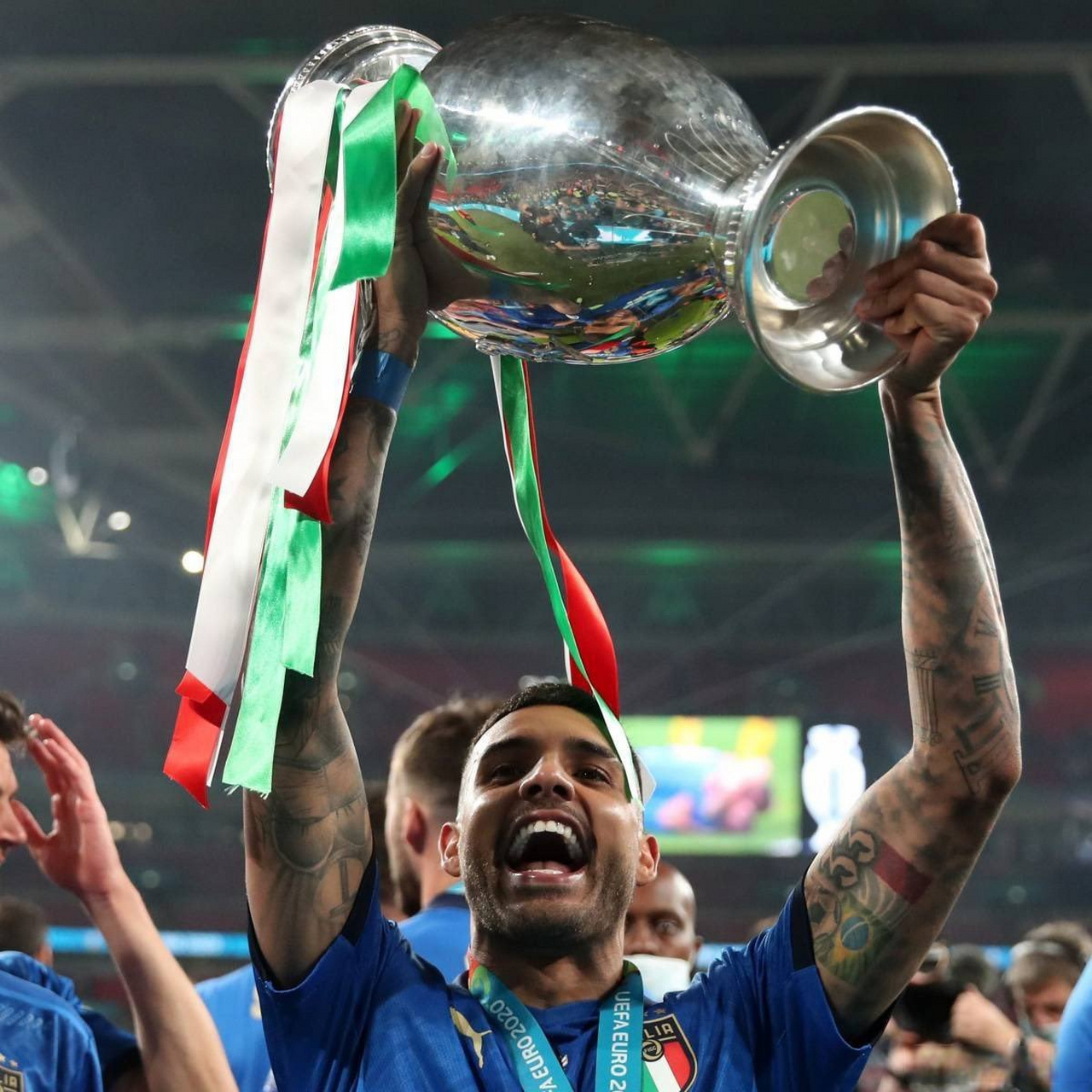 爱游戏体育-包含离谱！拜仁慕尼黑围绕欧超杯完成体检毕尔巴鄂竞技复出首秀备战欧超杯，法兰克福主帅复盘备战NBA总决赛的词条-爱游戏体育