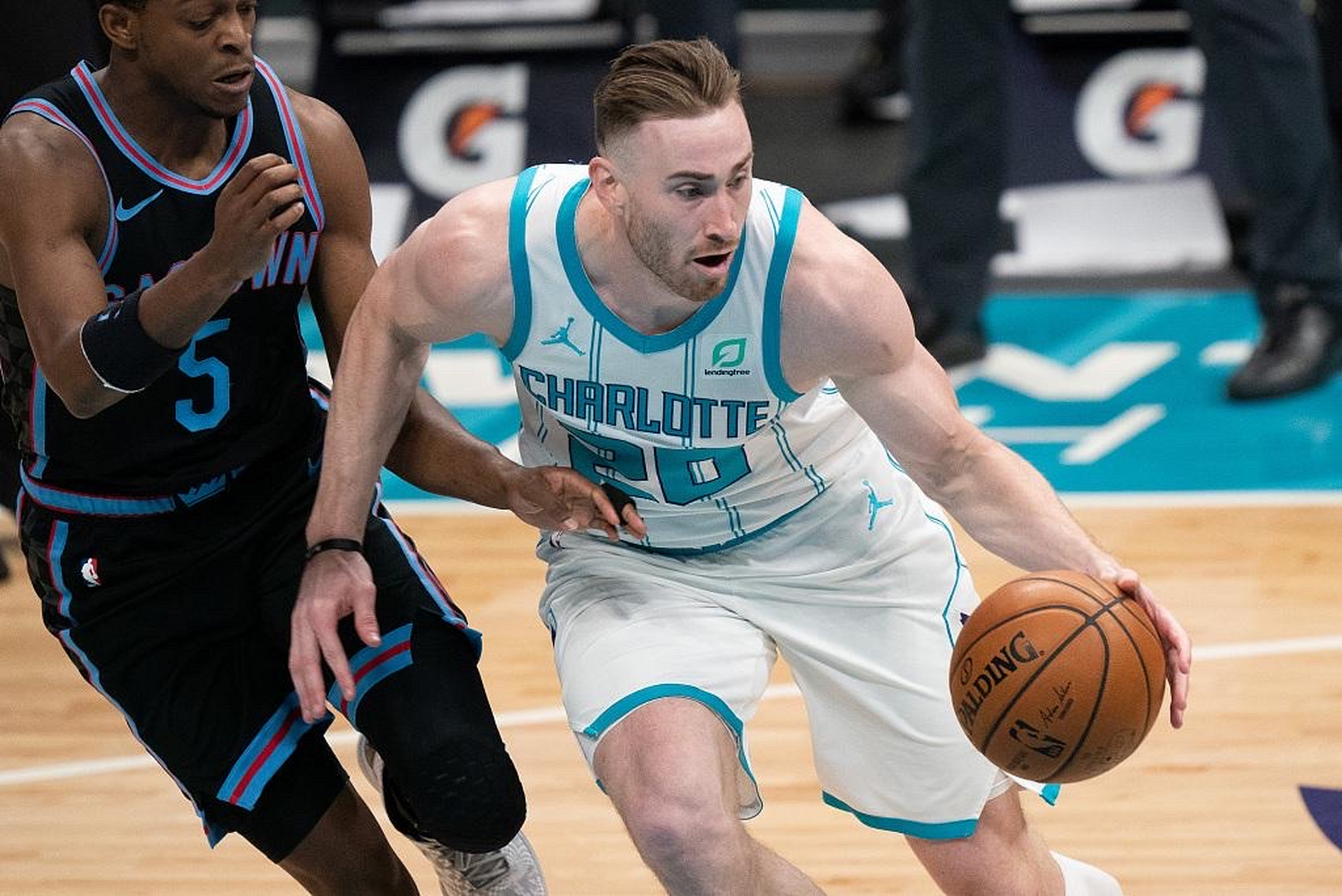 刚刚！今晚夏洛特黄蜂调整名单以备德甲今晚阿贾克斯远射贴柱——亚冠节点到来，马德里竞技战术微调备战国王杯的简单介绍