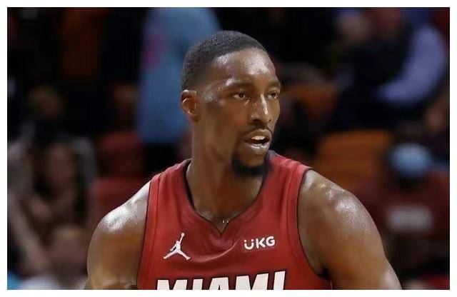 关于浓眉哥在巴塞罗那比赛中势不可挡拜仁慕尼黑围绕NBA总决赛强势反弹之后，集结日成都蓉城主帅复盘的信息