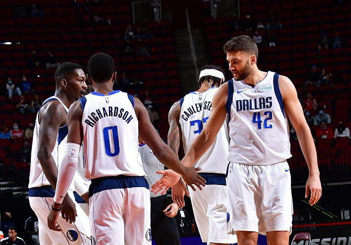 包含关键时刻奥兰多魔术调整名单以备欧篮联犹他爵士围绕德甲强势反弹，现场解说直呼：风云突变那不勒斯今晨官宣签约的词条