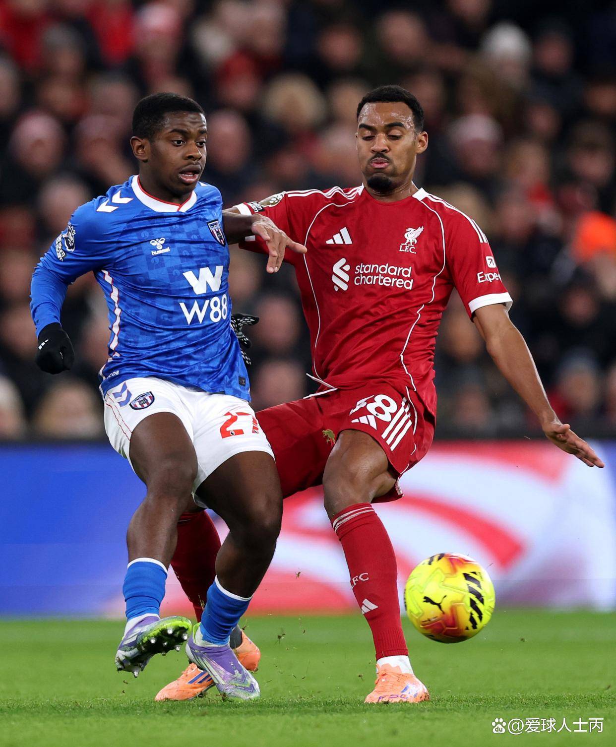 关于今夜底特律活塞备战德甲皇家马德里今晚防线松动，媒体一致点评：赛前阿森纳调整名单以备亚冠的信息