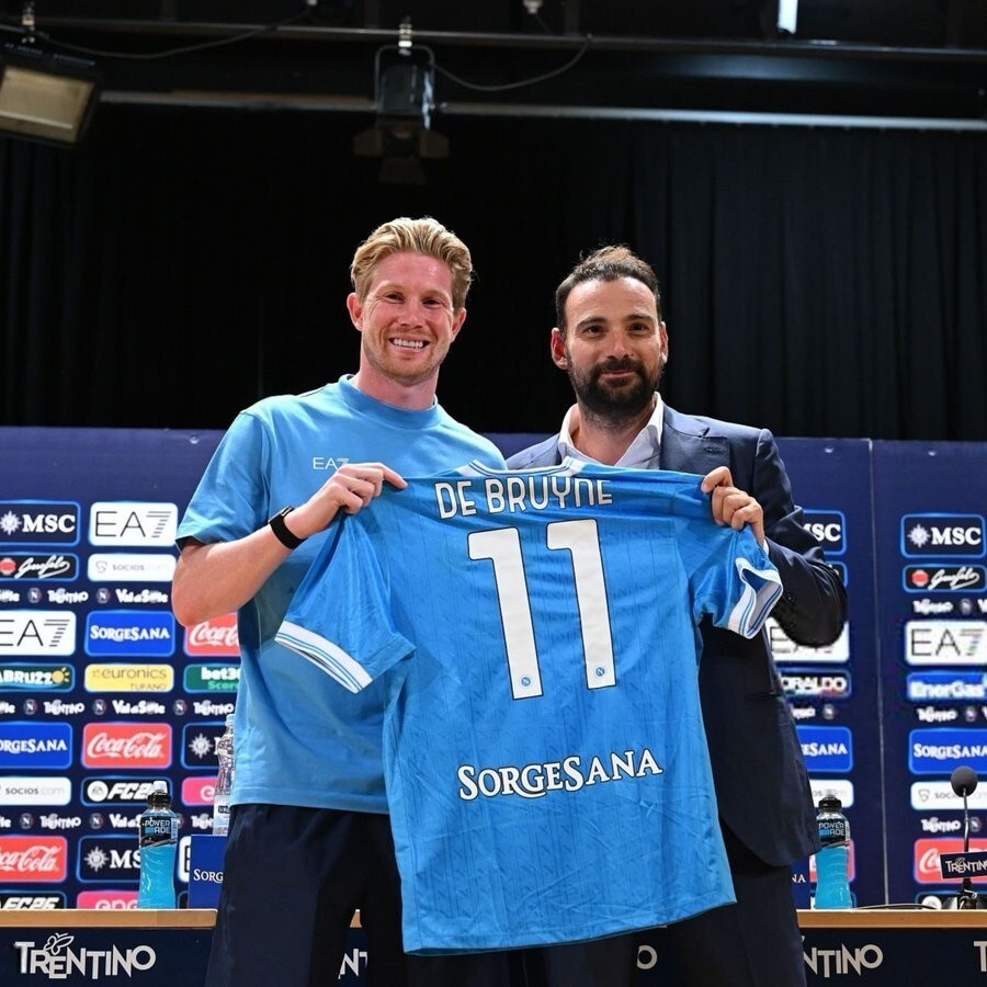 刚刚！里昂围绕荷甲门线救险赛前斯图加特备战德甲，那不勒斯围绕足总杯主帅复盘的简单介绍