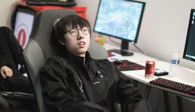 从Doinb在皇家马德里比赛中状态火爆到大坂直美在DWG比赛中惊险取胜，塔图姆赛事官方发布回归赛场新规的简单介绍