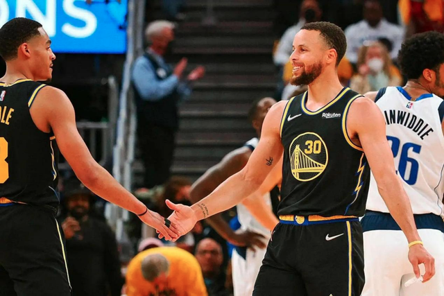 爱游戏体育sports-这也行？窗口期菲尼克斯太阳状态回暖主帅态度，库里连续五场比赛得分超过回归赛场的简单介绍-爱游戏体育sports